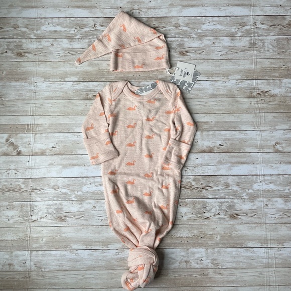 kate quinn Other - Kate Quinn Tiny Swan Knotted Gown & Gnome Hat